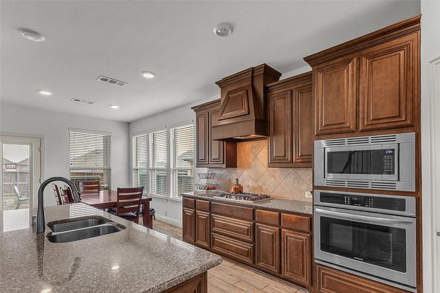 1318 Lantern Faith Drive, Wylie, TX 75098