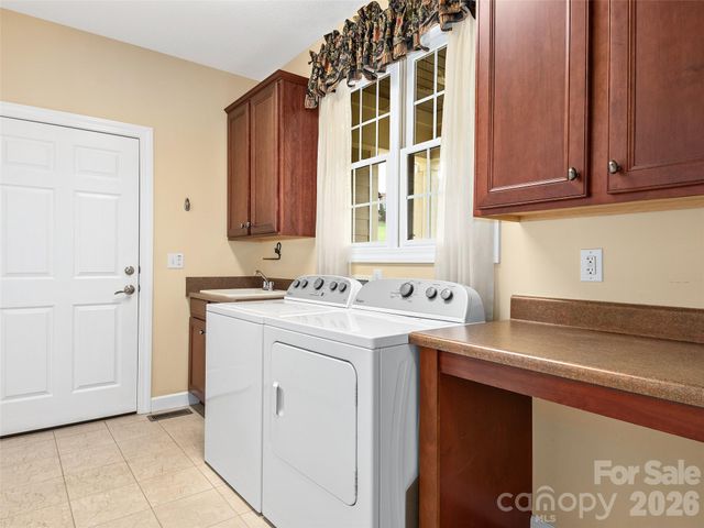 54 Deep Valley Lane, Hendersonville, NC 28791