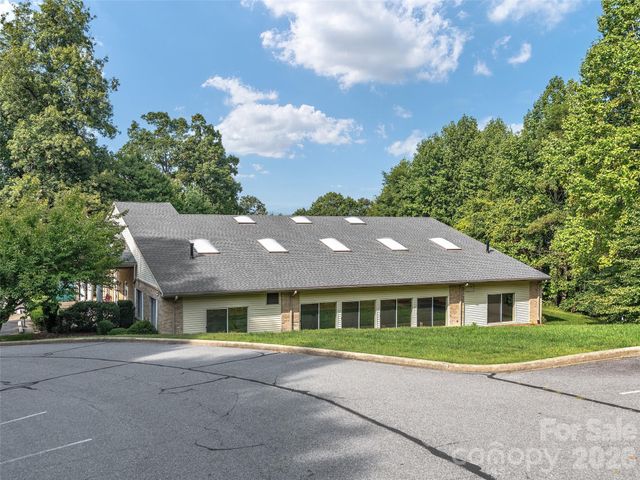 54 Deep Valley Lane, Hendersonville, NC 28791