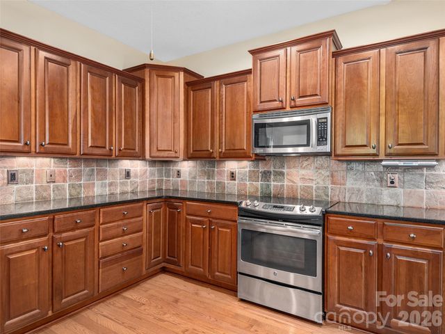 54 Deep Valley Lane, Hendersonville, NC 28791