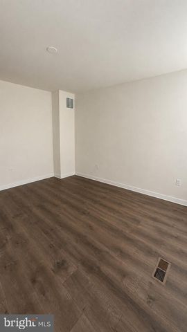 402 HONEYBERRY LN, Fredericksburg, VA 22405