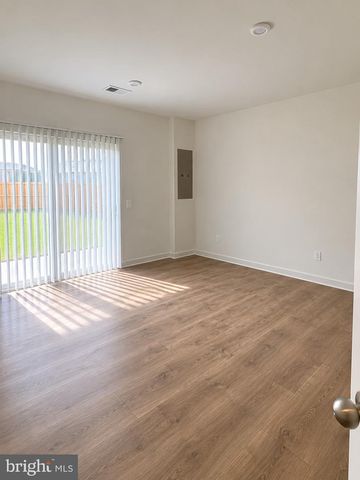 402 HONEYBERRY LN, Fredericksburg, VA 22405