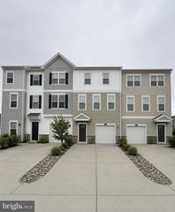 402 HONEYBERRY LN, Fredericksburg, VA 22405