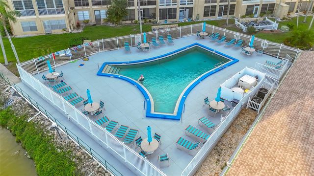 3783 LAKE BAYSHORE DRIVE H404, Bradenton, FL 34205