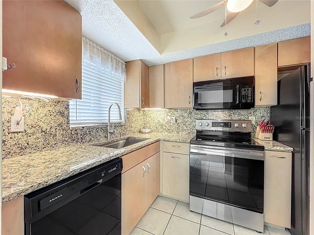 3783 LAKE BAYSHORE DRIVE H404, Bradenton, FL 34205