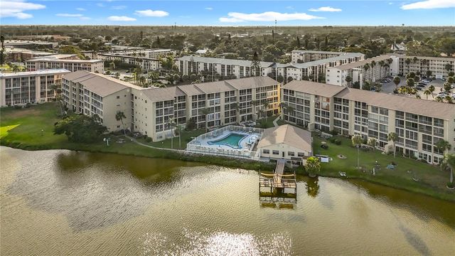 3783 LAKE BAYSHORE DRIVE H404, Bradenton, FL 34205