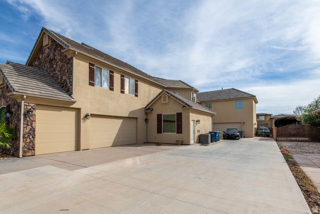 325 W RIVER WILLOW LN LN, Washington, UT 84780