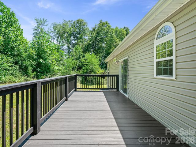 1470 Bear Creek Road, Bakersville, NC 28705