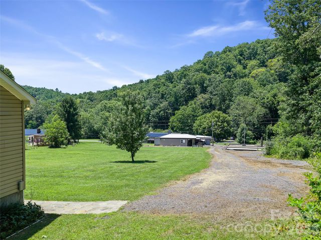 1470 Bear Creek Road, Bakersville, NC 28705