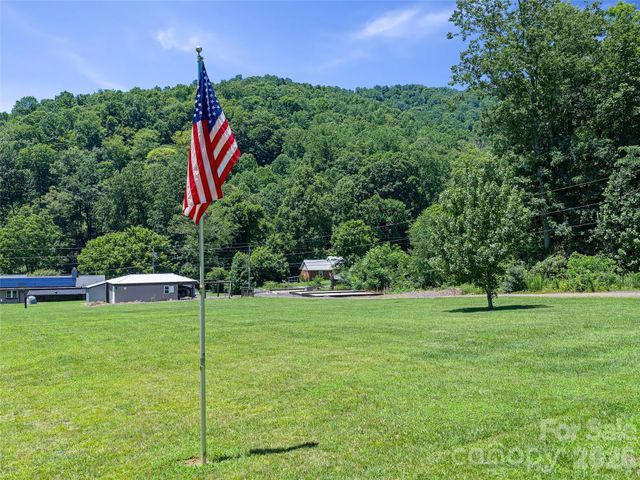 1470 Bear Creek Road, Bakersville, NC 28705