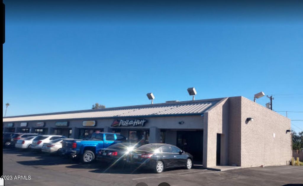 8225 W INDIAN SCHOOL Road, Phoenix, AZ 85033 — exterior