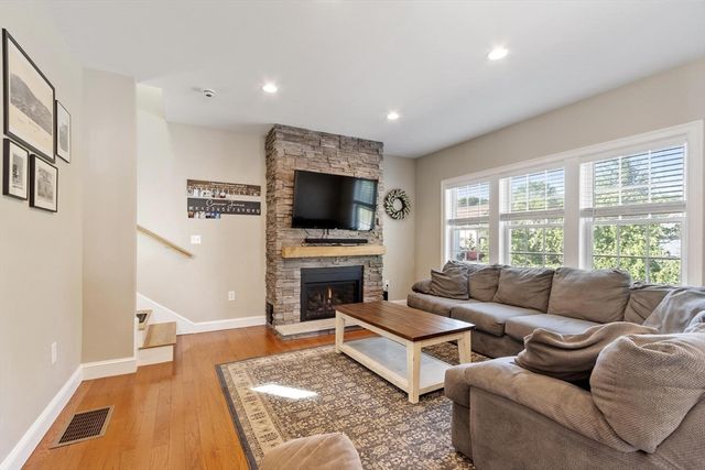 19 Third St, Westford, MA 01886