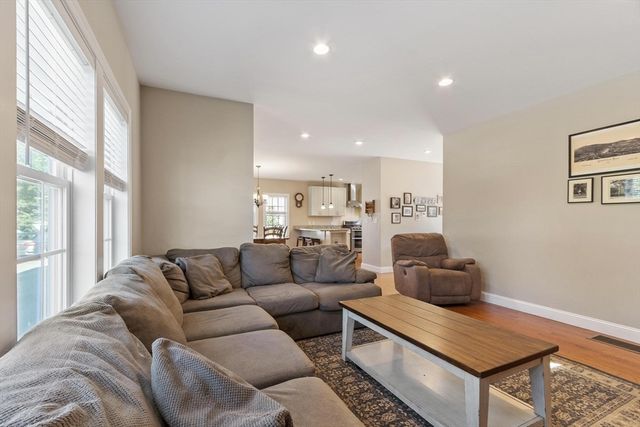 19 Third St, Westford, MA 01886