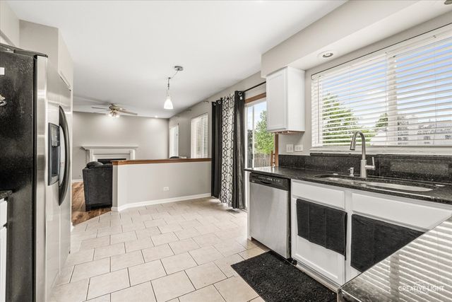 941 Taralon Trail, Lake In The Hills, IL 60156