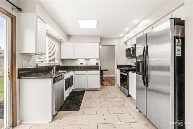 941 Taralon Trail, Lake In The Hills, IL 60156