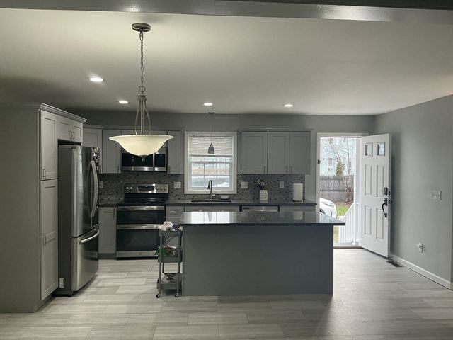 135 College St, Springfield, MA 01109