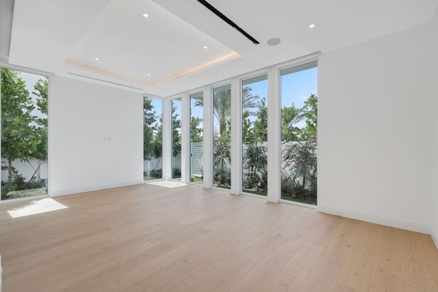 330 Grove Place, Delray Beach, FL 33444