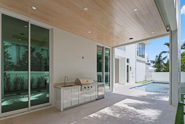 330 Grove Place, Delray Beach, FL 33444