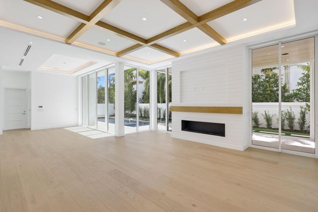 330 Grove Place, Delray Beach, FL 33444