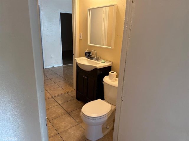 7828 Bell, Los Angeles, CA 90001