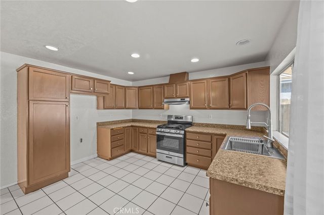 13065 San Clemente Ln, Chino, CA 91710