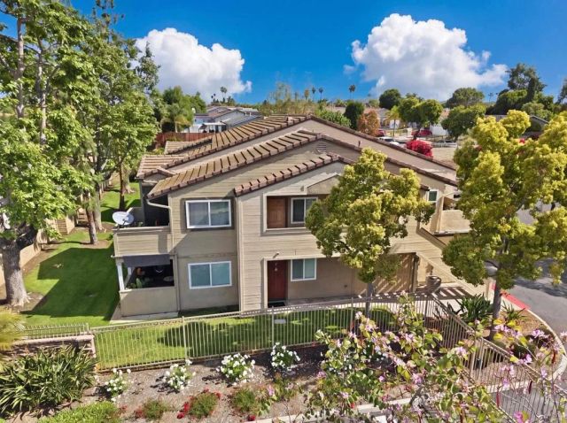 5004 Los Morros Way 2, Oceanside, CA 92057