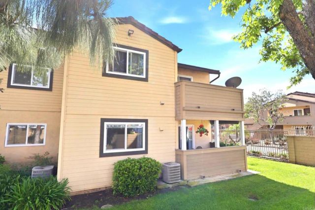 5004 Los Morros Way 2, Oceanside, CA 92057