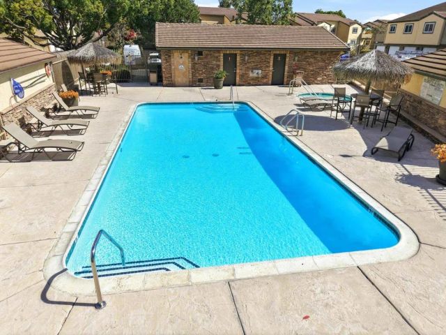 5004 Los Morros Way 2, Oceanside, CA 92057