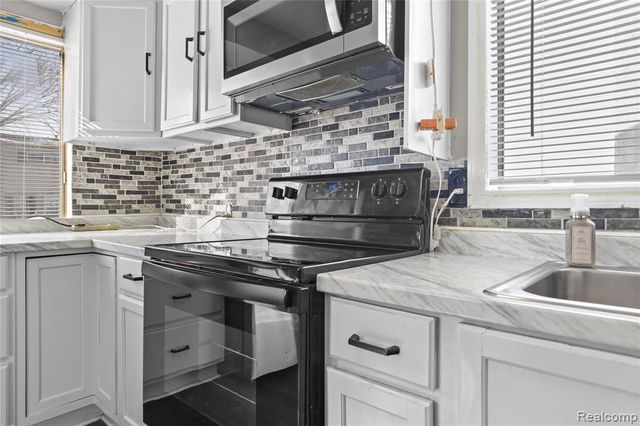 1778 Russell Avenue, Lincoln Park, MI 48146