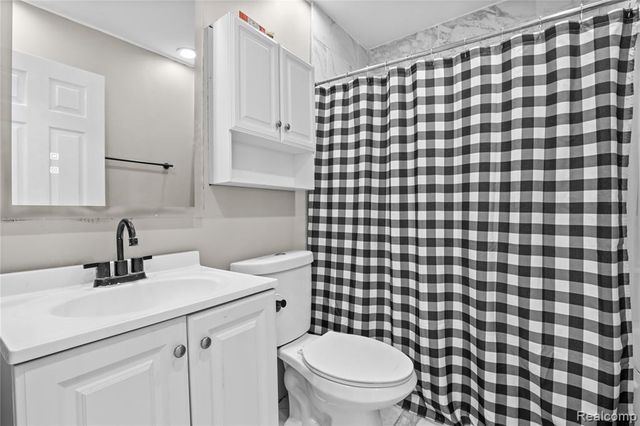 1778 Russell Avenue, Lincoln Park, MI 48146