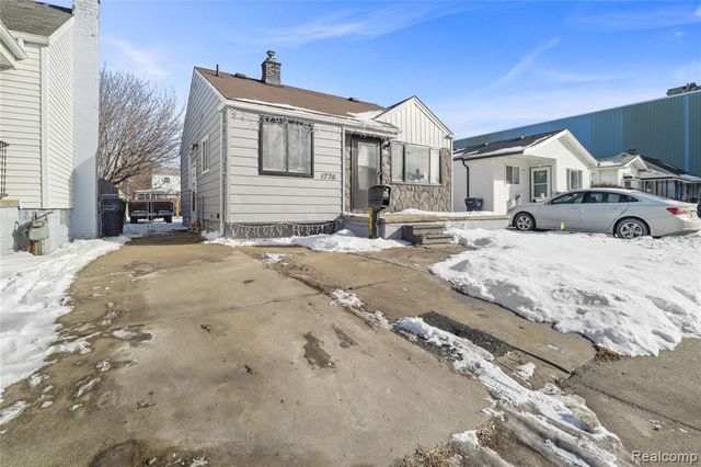1778 Russell Avenue, Lincoln Park, MI 48146