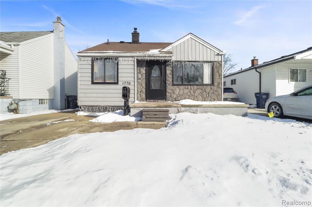 1778 Russell Avenue, Lincoln Park, MI 48146