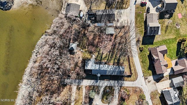 2046 Duchesse Drive, Oregon, OH 43616