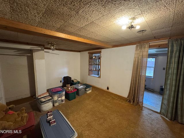 2046 Duchesse Drive, Oregon, OH 43616