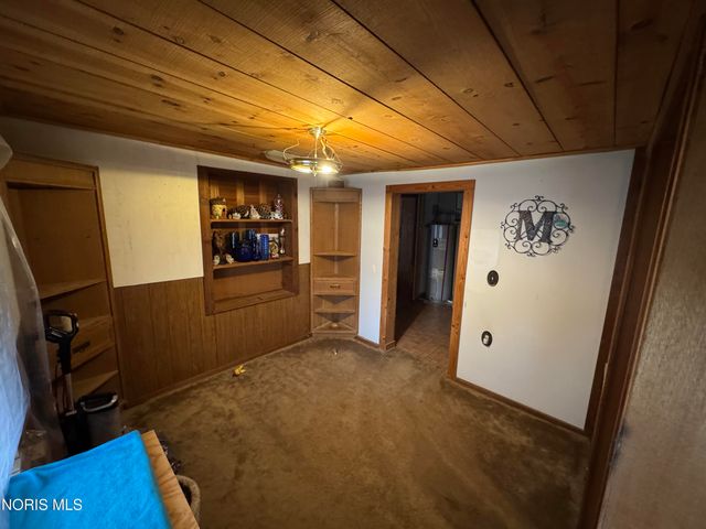 2046 Duchesse Drive, Oregon, OH 43616