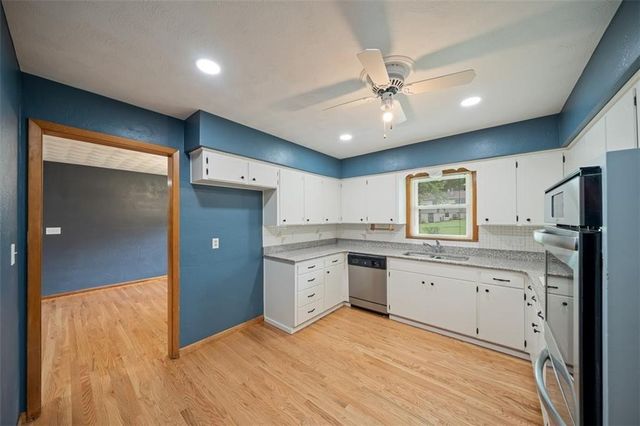 1601 77th Street, Kansas City, MO 64118