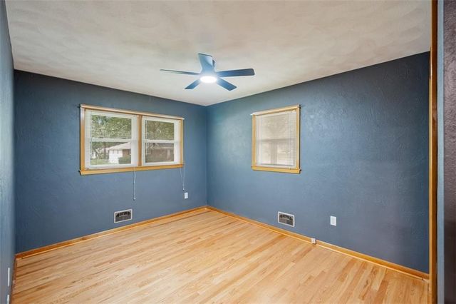 1601 77th Street, Kansas City, MO 64118
