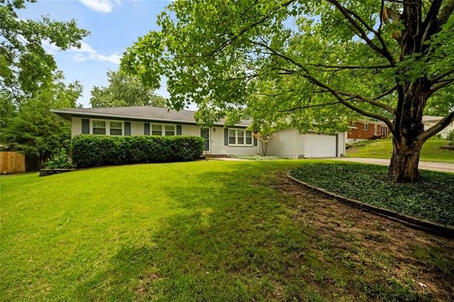 1601 77th Street, Kansas City, MO 64118
