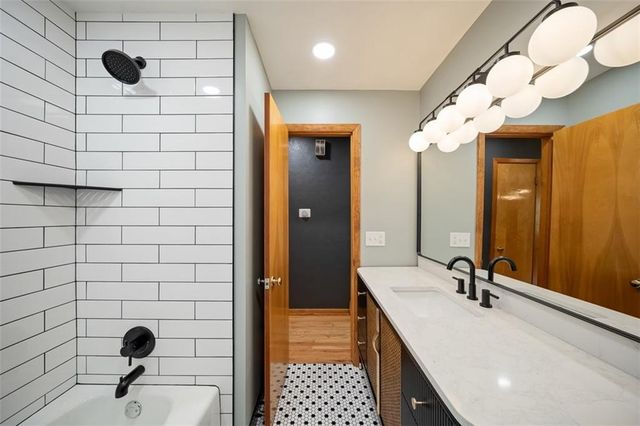 1601 77th Street, Kansas City, MO 64118