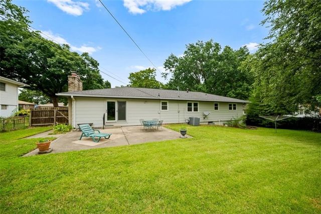 1601 77th Street, Kansas City, MO 64118