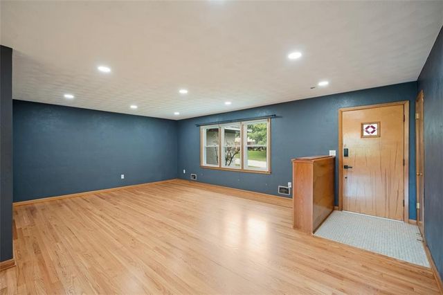 1601 77th Street, Kansas City, MO 64118
