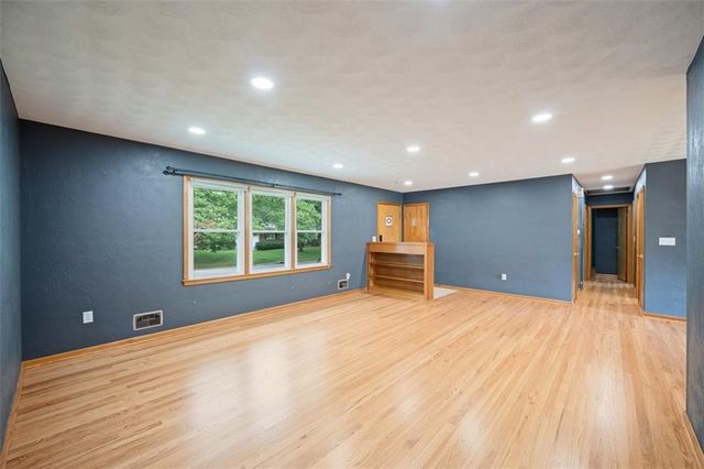 1601 77th Street, Kansas City, MO 64118