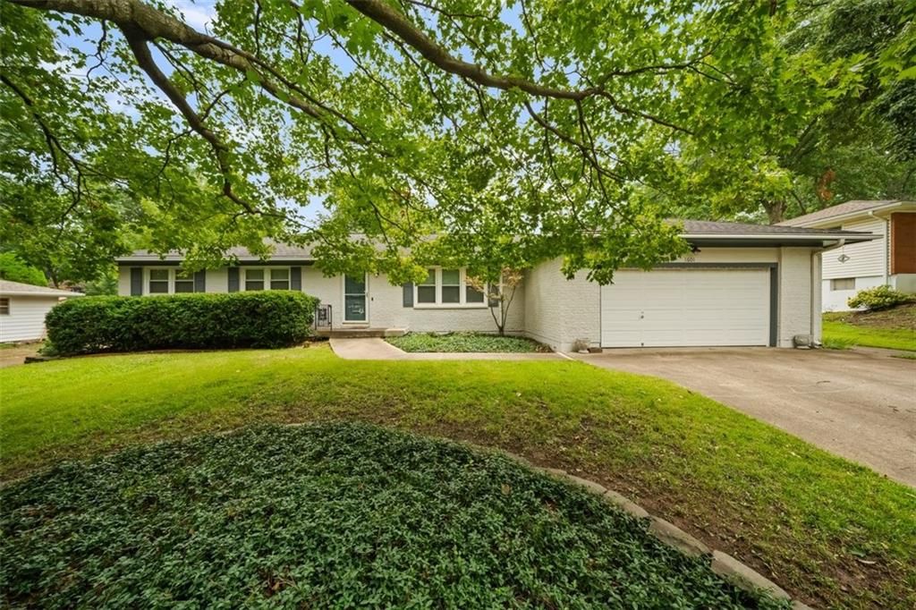 1601 77th Street, Kansas City, MO 64118