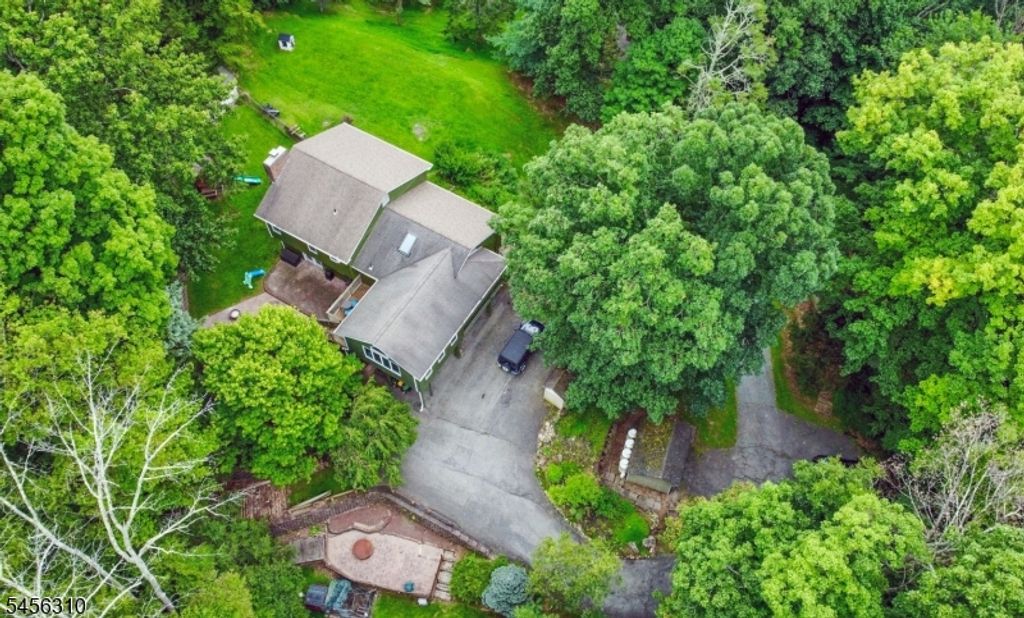 10 Up A Way Dr, Vernon Twp., NJ 07461 — exterior