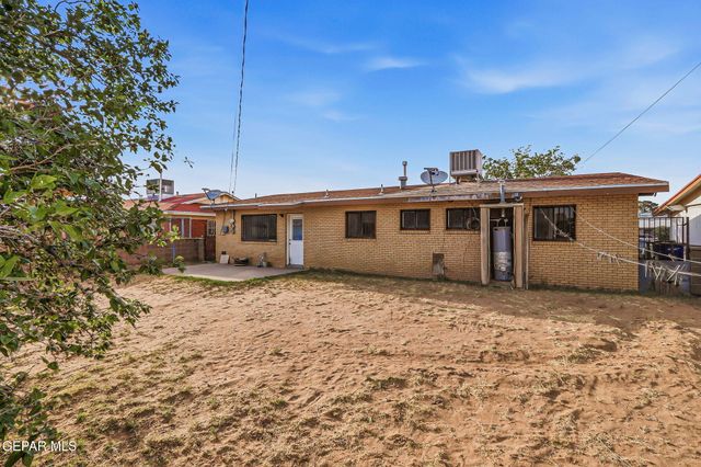 5852 STURGEON Drive, El Paso, TX 79924