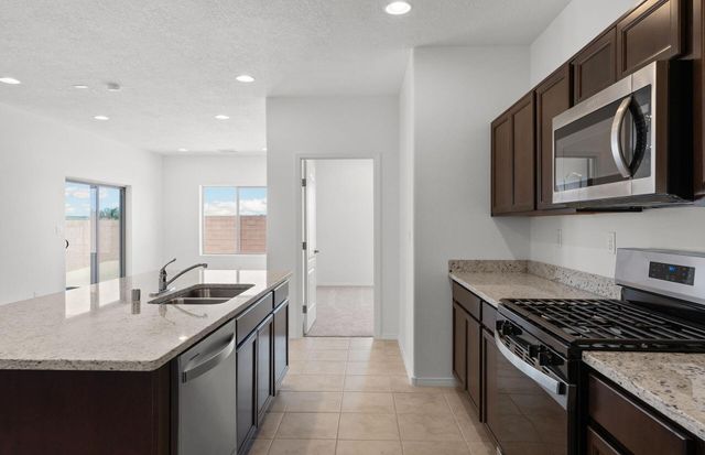253 Spectrum Avenue SW, Rio Rancho, NM 87124