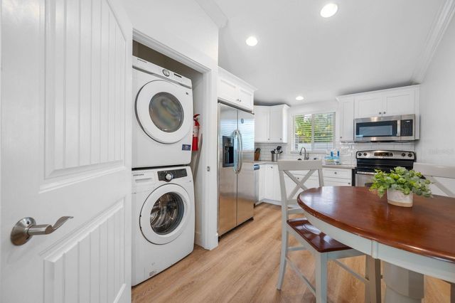 3007 AVENUE E B, Bradenton Beach, FL 34217