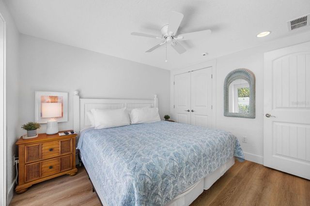 3007 AVENUE E B, Bradenton Beach, FL 34217