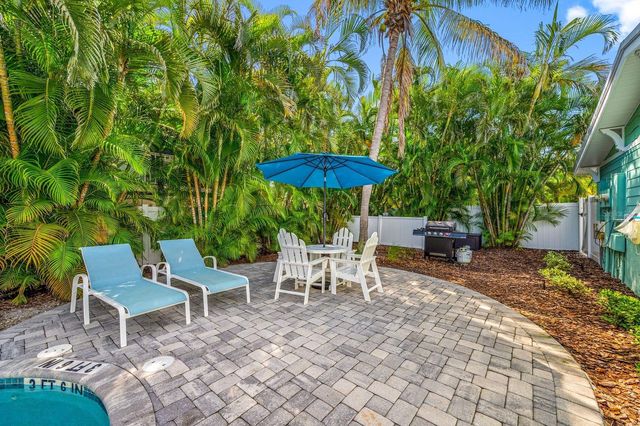 3007 AVENUE E B, Bradenton Beach, FL 34217