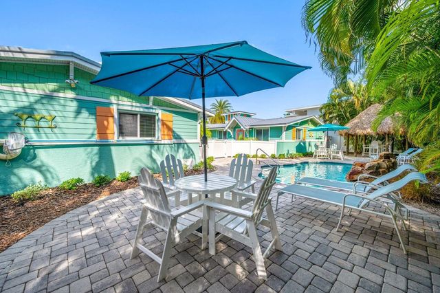 3007 AVENUE E B, Bradenton Beach, FL 34217